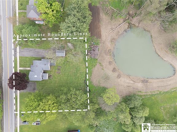 3rd image of 18 East Ave