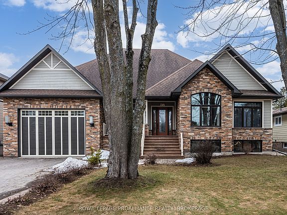 2nd image of 977 Woodbine Rd