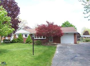 48596 Cardinal St, Utica, MI 48317
