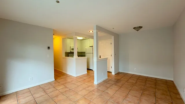473 Jean St — Photo 2