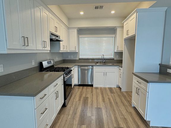 5th image of 366 Burchett St #213