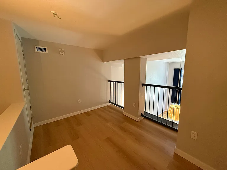 95 McCoppin St #210 — Photo 12