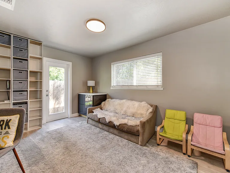 3945 Orange Grove Ave — Photo 36