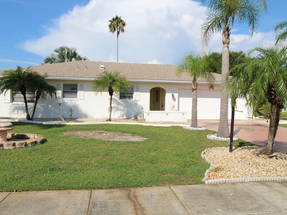 1st image of 305 Stoneham Dr