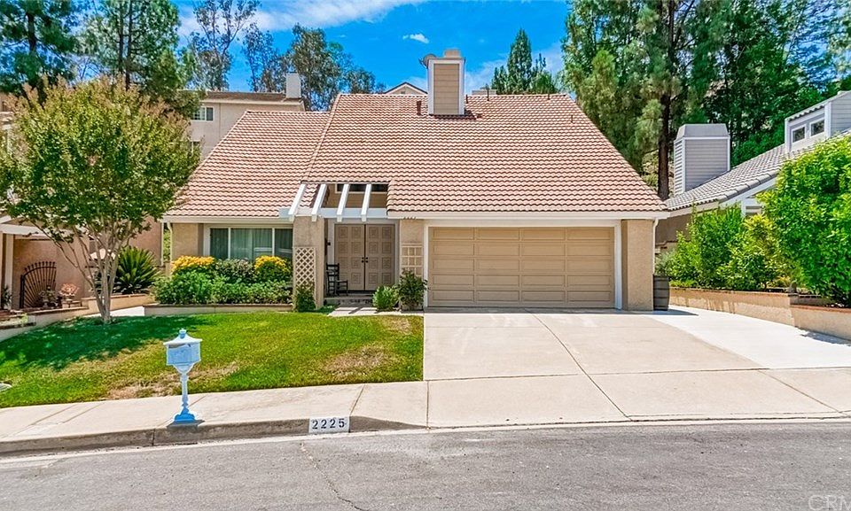 1st image of 2225 Olivine Dr