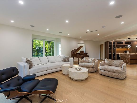 3rd image of 6512 Firmament Ave