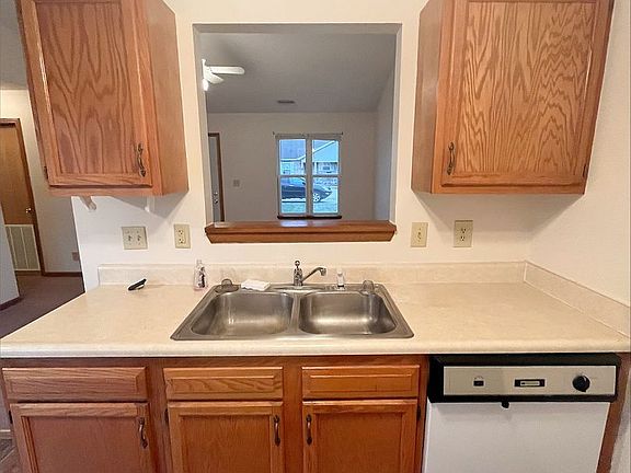5th image of 2718 Plaza Ln