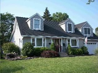 12 Clayton St, Hillsdale, NJ 07642