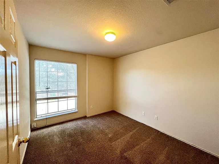 1157 Kentra Dr — Photo 8