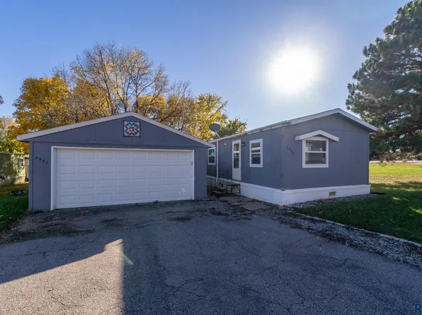 5903 W Paradise Pl, Sioux Falls, SD 57107
