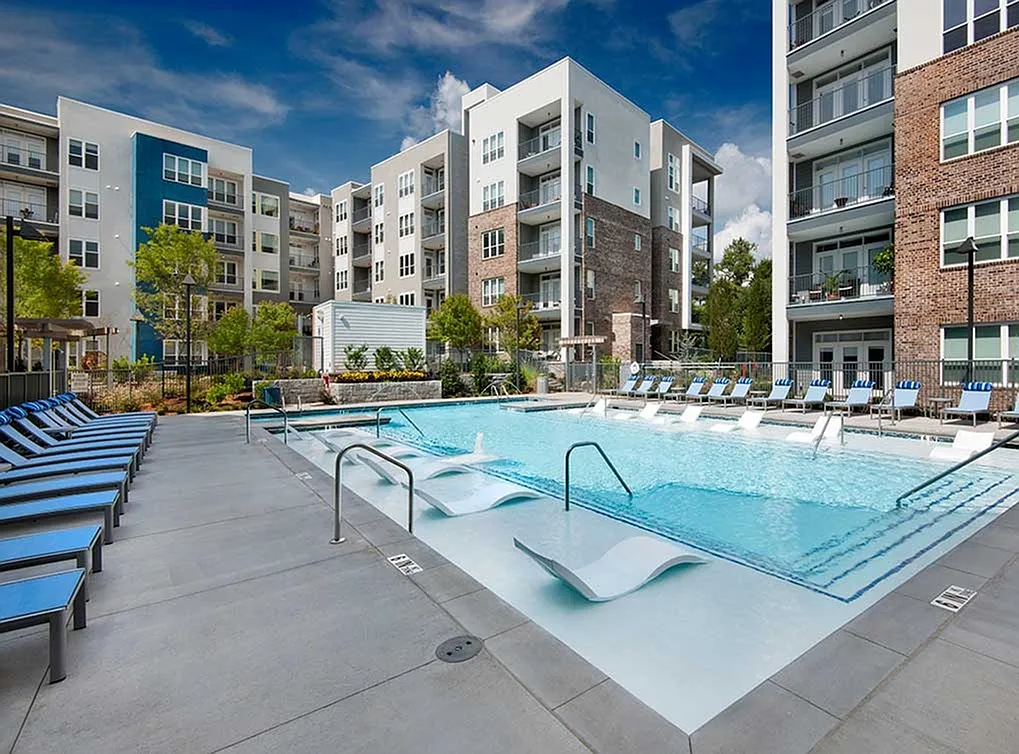 AMLI Piedmont Heights — Photo 2
