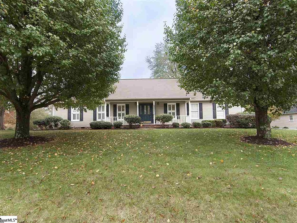 1st image of 3 Fairwood Dr