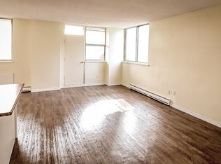Fontainebleau Apartments, Hamilton, ON L8P 1R2