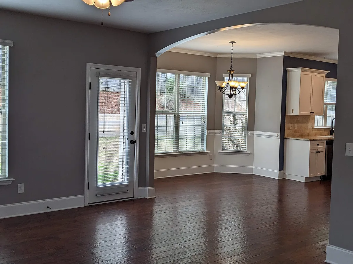 Building Photo - 1608 Cedar Hill Dr