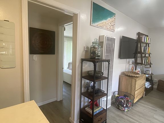 3rd image of 715 S Cedros Ave