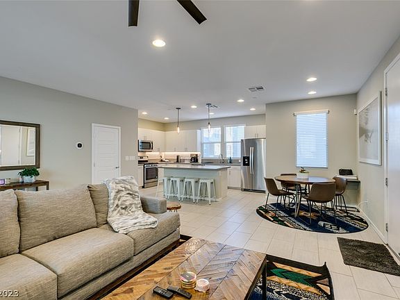 3rd image of 11236 Rainbow Peak Ave #207