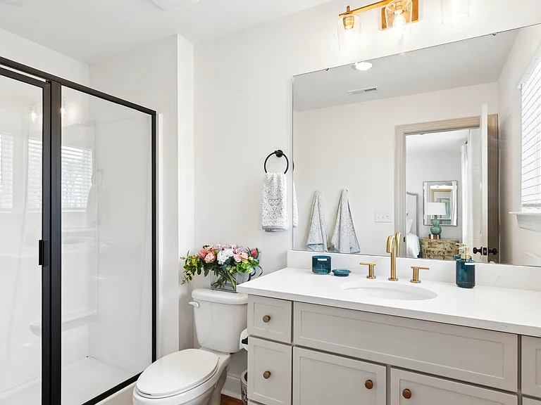 New Classically designed Duet style homes for Rent in Charlotte — Photo 16