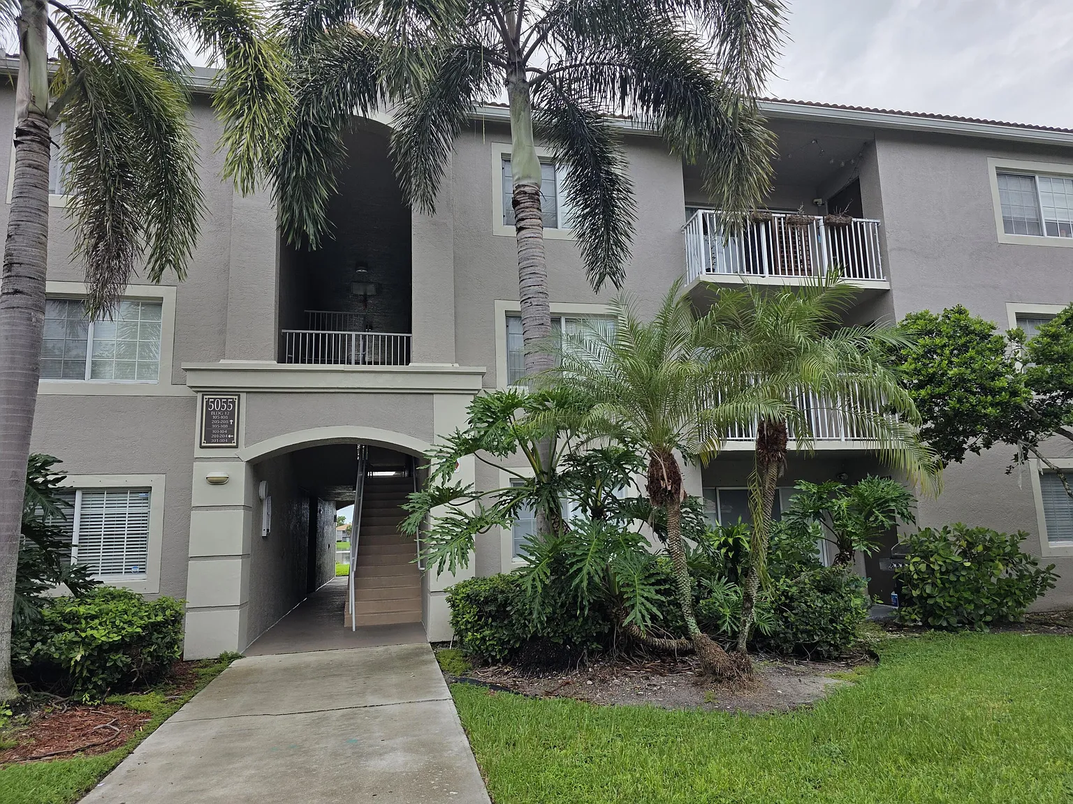2 bed, 2.0 bath, 1246 sqft, $2,275 — Photo 2