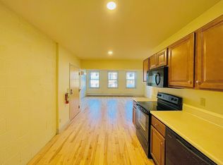 191 College St #303, Burlington, VT 05401