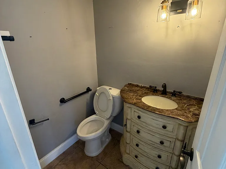 303 Hopewell St — Photo 15