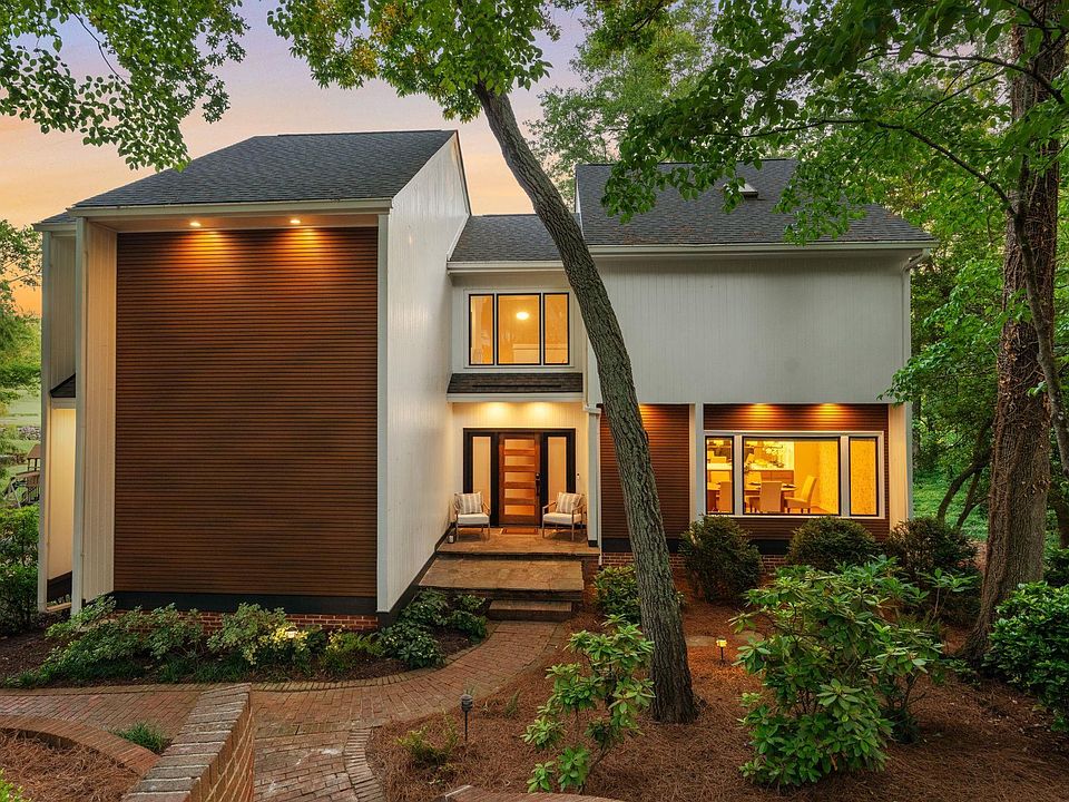 1st image of 8 De Braham Ct
