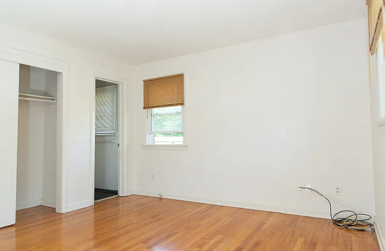 323 Shoreline Dr — Photo 6