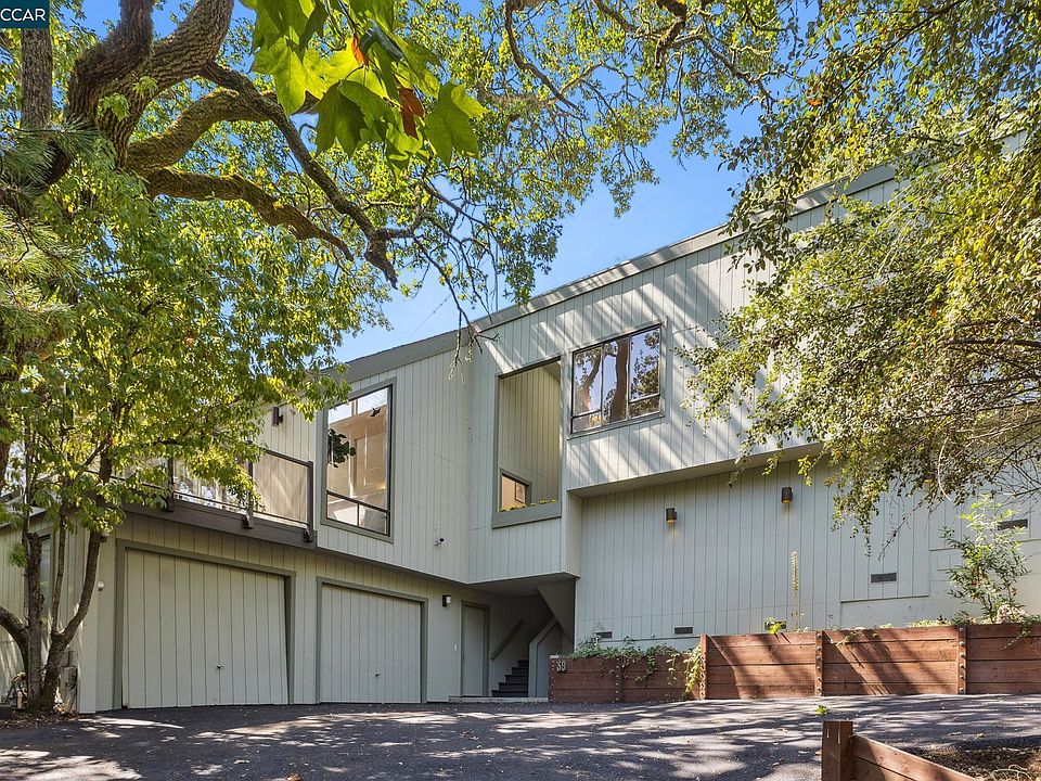 1st image of 39 Saint Stephens Dr