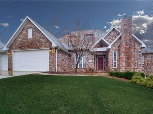 23 Stonehenge Dr, Bentonville, AR 72712