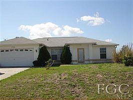 Home for Sale in Cape Coral, Florida $133,300