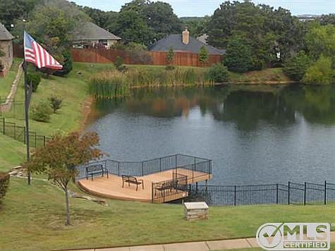 2nd image of 2807 Lakeside Ct