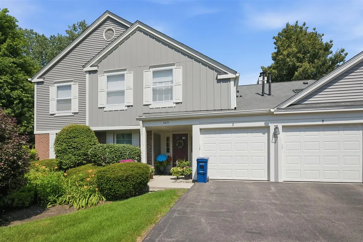 2 bed, 2.0 bath, 1200 sqft, $2,400 — Photo 1