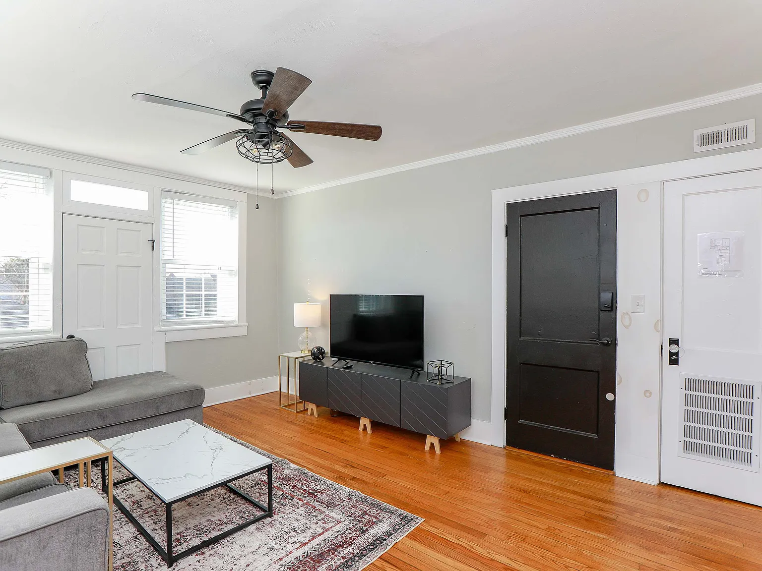 2 bed, 1000 sqft, $2,550 — Photo 3