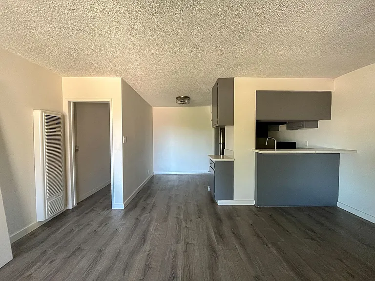 12128 Ramona Ave — Photo 42
