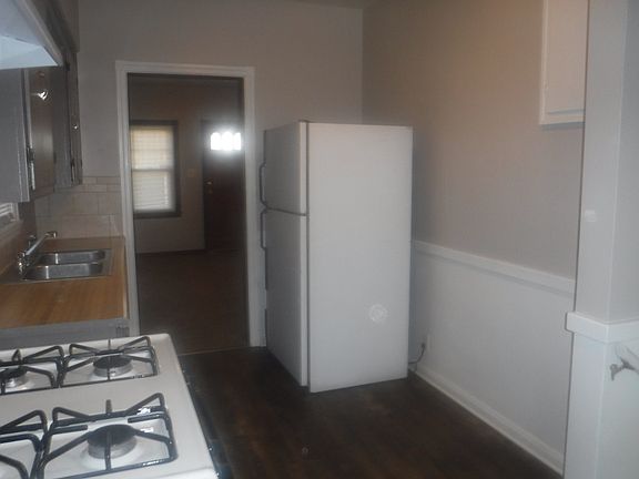 5th image of 1225 S Harlan Ave
