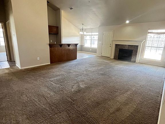 4th image of 216 N Oak Pl