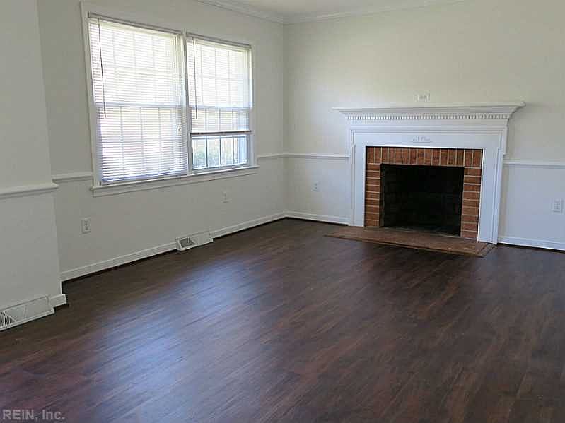 592 Dellwood Dr, Newport News, VA 23602 Zillow