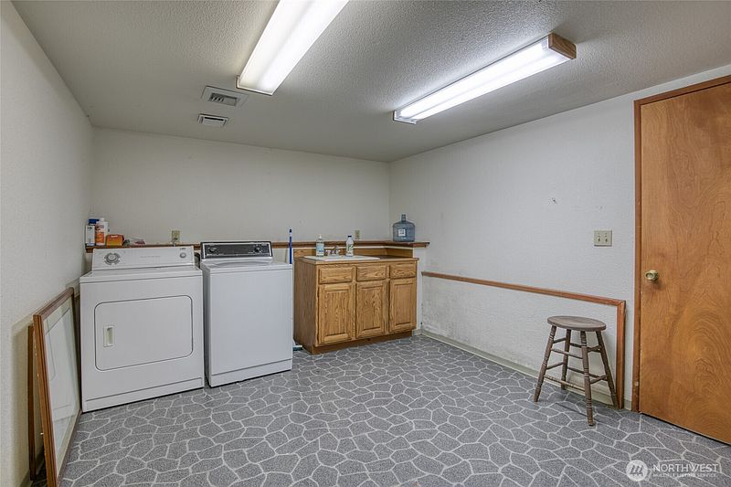 4th image of 1497 E Ocean Shores Boulevard SW