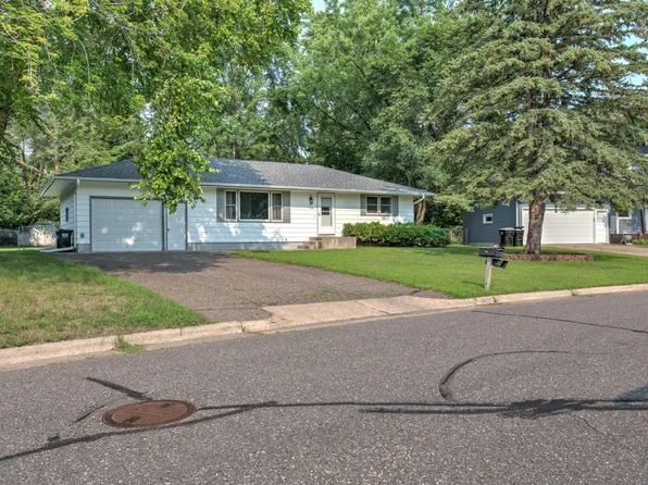 125 Yoho Dr, Anoka, MN 55303