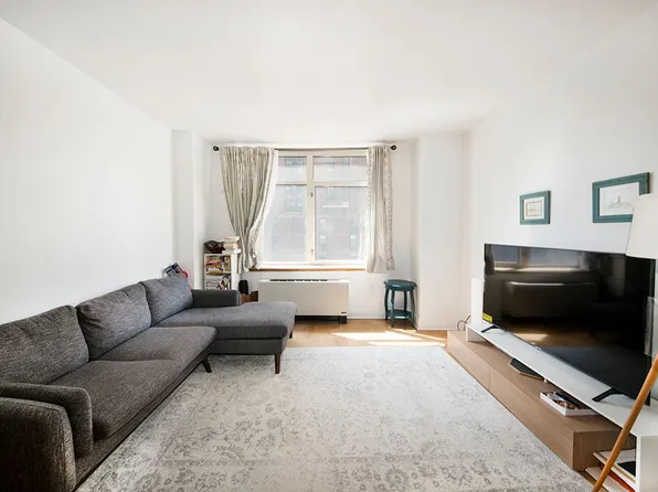 1760 Second Avenue 23E image 3 of 7
