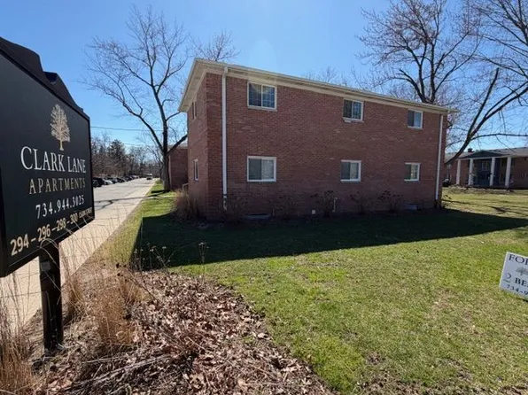 300 Clark St APT 6, Saline, MI 48176