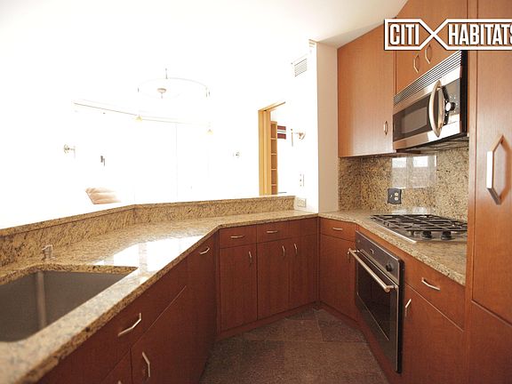 4th image of 295 Greenwich St #9HN