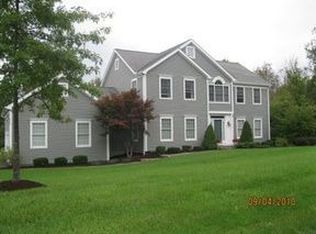 7 Yankee Dr, Brookfield, CT 06804