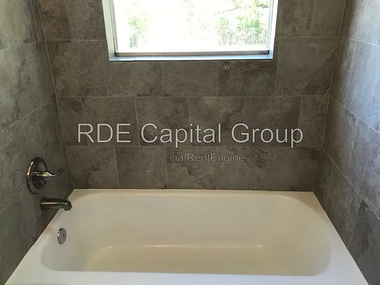 2417 Lowriemore Ln — Photo 6