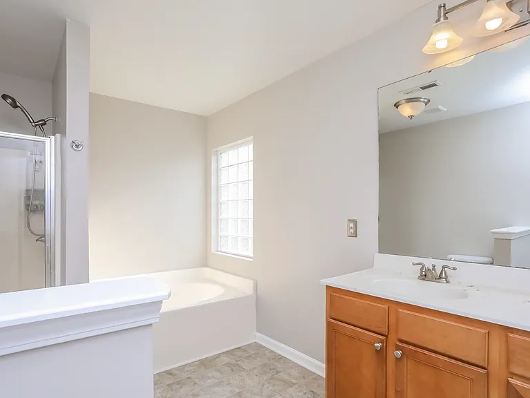 5008 Miller Dr — Photo 11