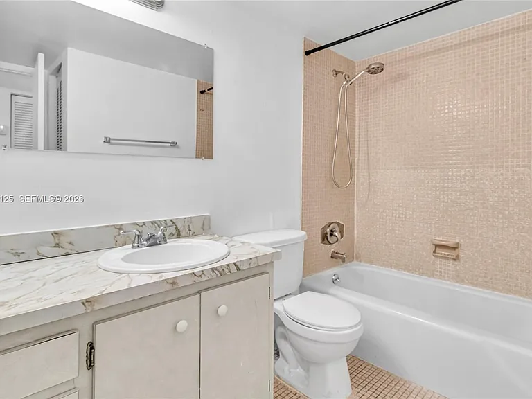 7201 Miami Lakes Dr #B14 — Photo 21