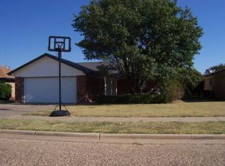 4216 Ridgeway Dr, Plainview, TX 79072