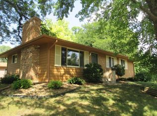 5624 107th St W, Bloomington, MN 55437