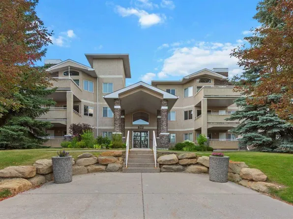 20 S Country Hills Vw NW #201, Calgary, AB T3K 5A3