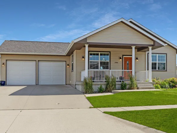 2706 Clayton Dr, Ames, IA 50010
