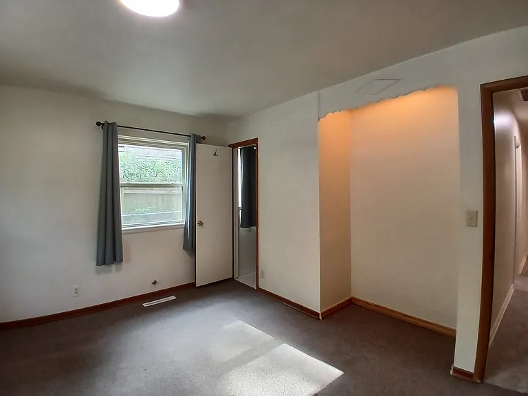 928 W Lindsey St — Photo 5